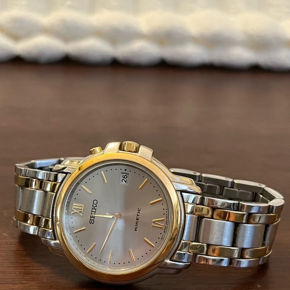 Seiko Two-Tone Silver and Gold Kinetic Dress Watch